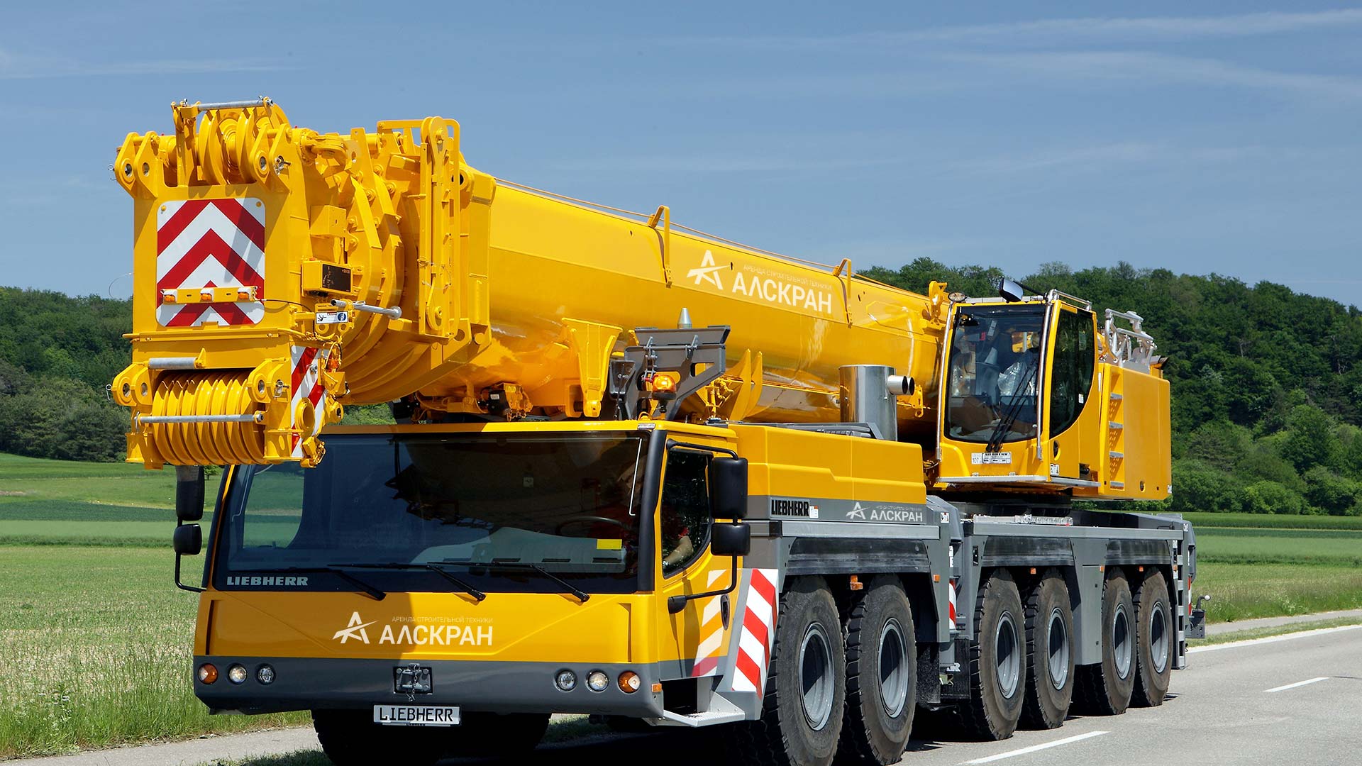 Кран 100 метров. Liebherr LTM 1400. Автокран Liebherr LTM 1300. Автокран Либхер 400 тонн. Автокран Liebherr LTM 1400.